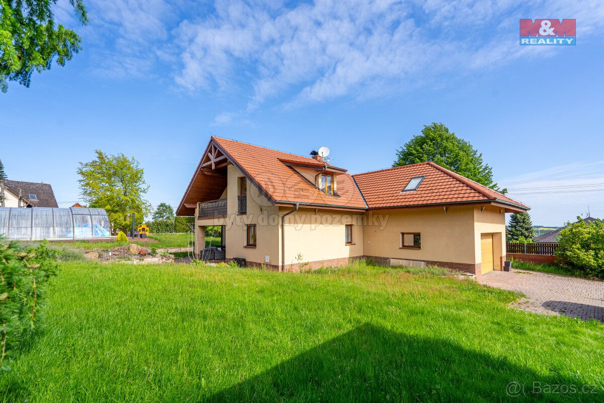 Prodej rodinného domu 299 m², pozemek 1751 m², Kamenice