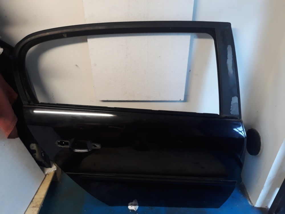 Pravé zadní dveře holé Opel Signum 1,8 03-05