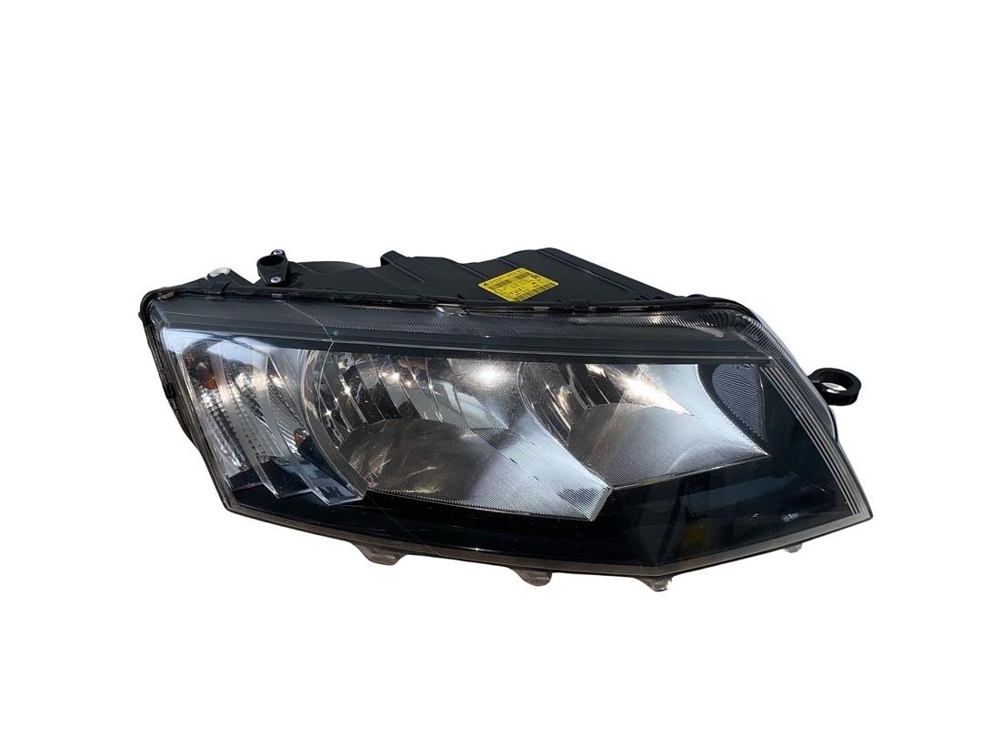 Pravý halogen světlo 5E1941016 Škoda Octavia 3 r.v. 2014