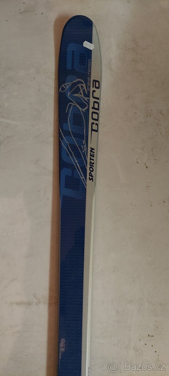 Nové sjezdové lyže Sporten 158 cm, včetně vázání Marker