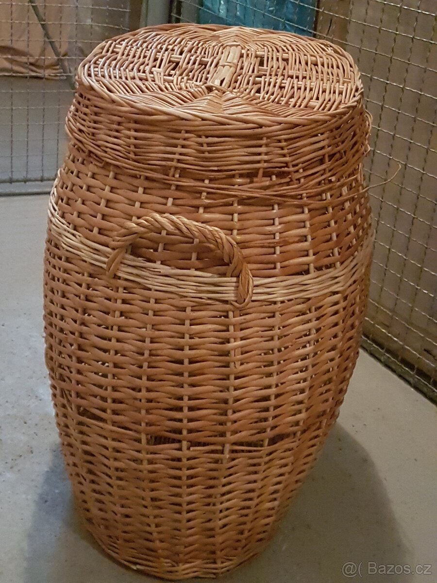 Proutěný koš