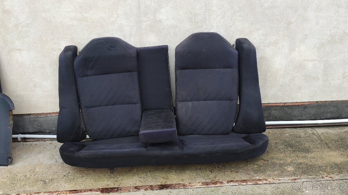 Audi Coupe Zadní sedačky 1995
