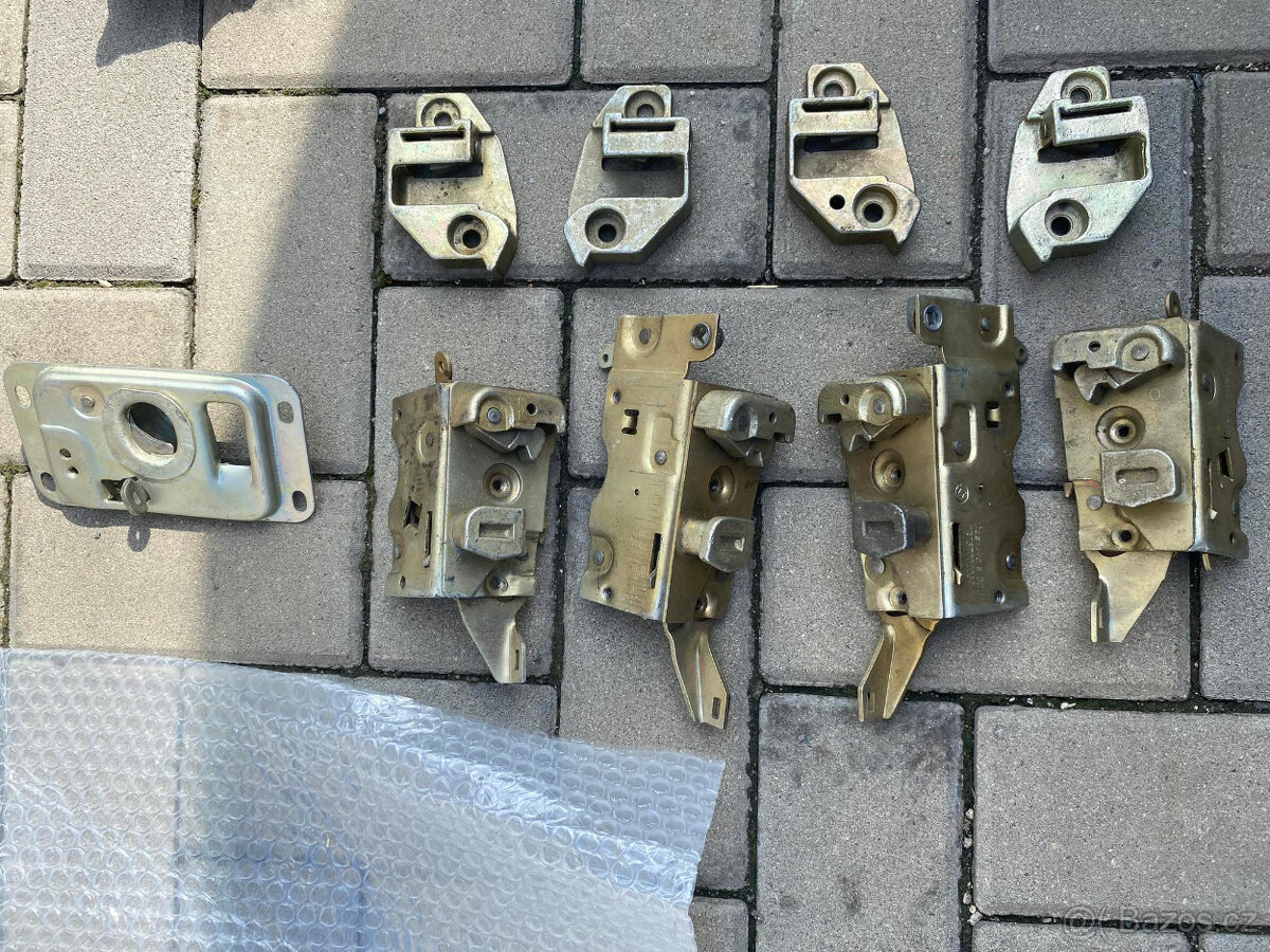 Volha Gaz 24, sada zámku originál,Tel 608 445 411
