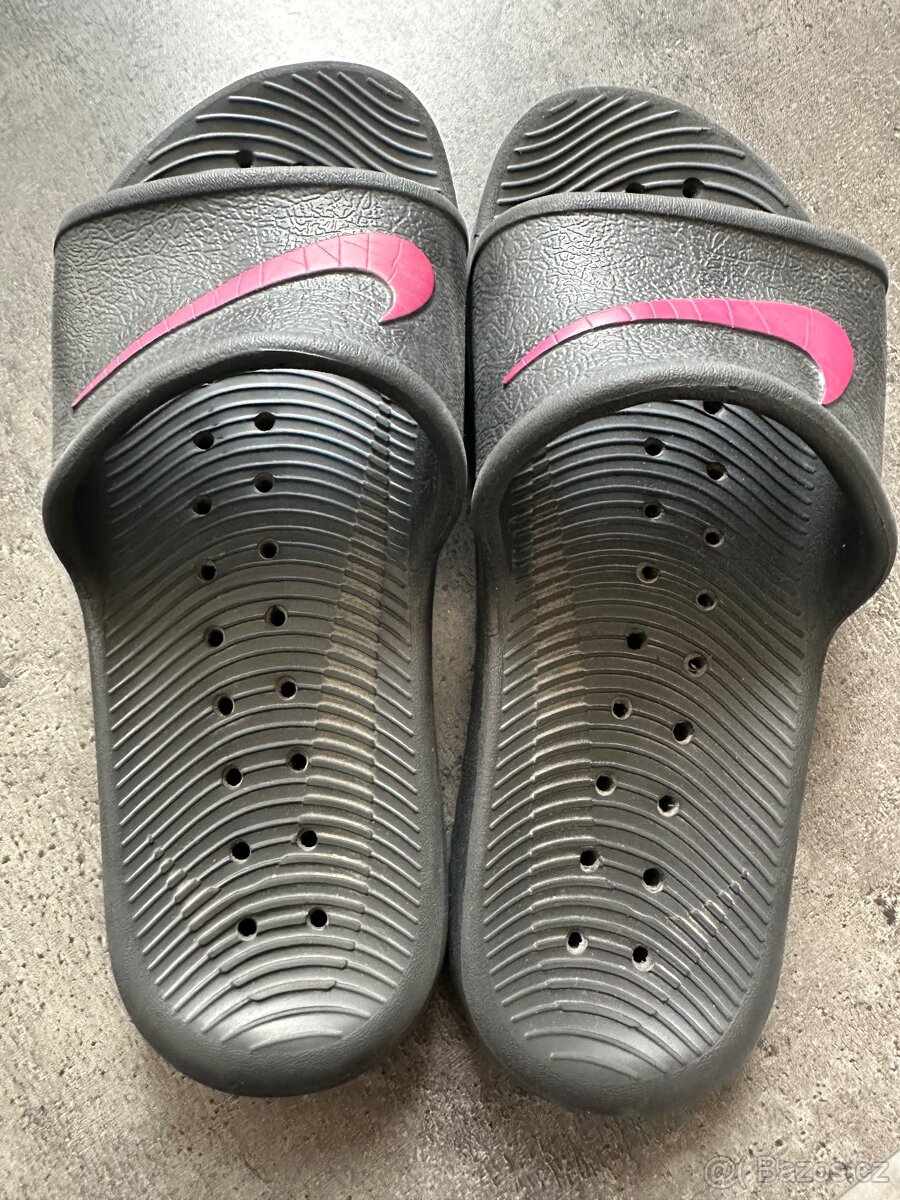 Žabky Nike vel. 34