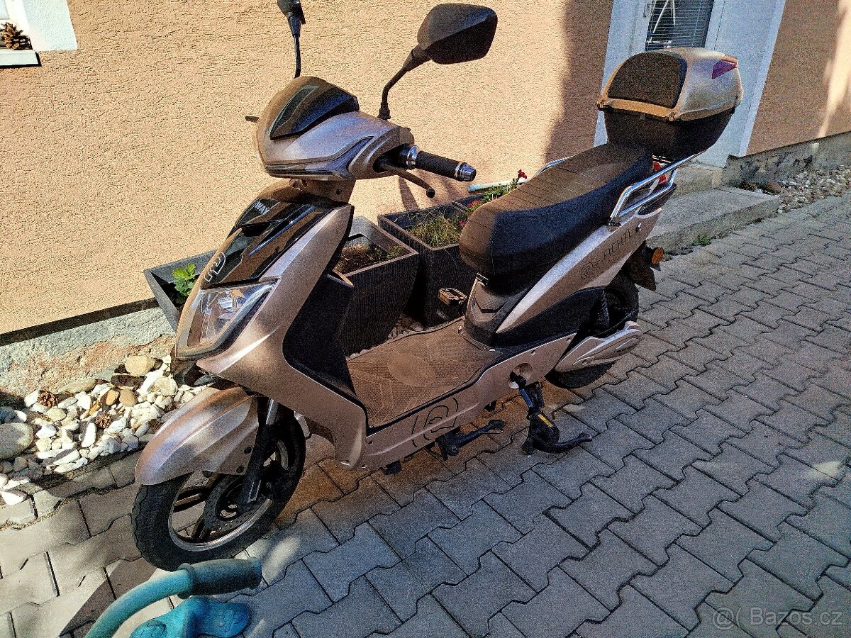 E Fichtl - odblokovaný na max 43km/h