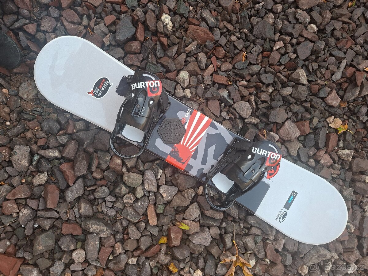 snowboard s vázáním 133cm