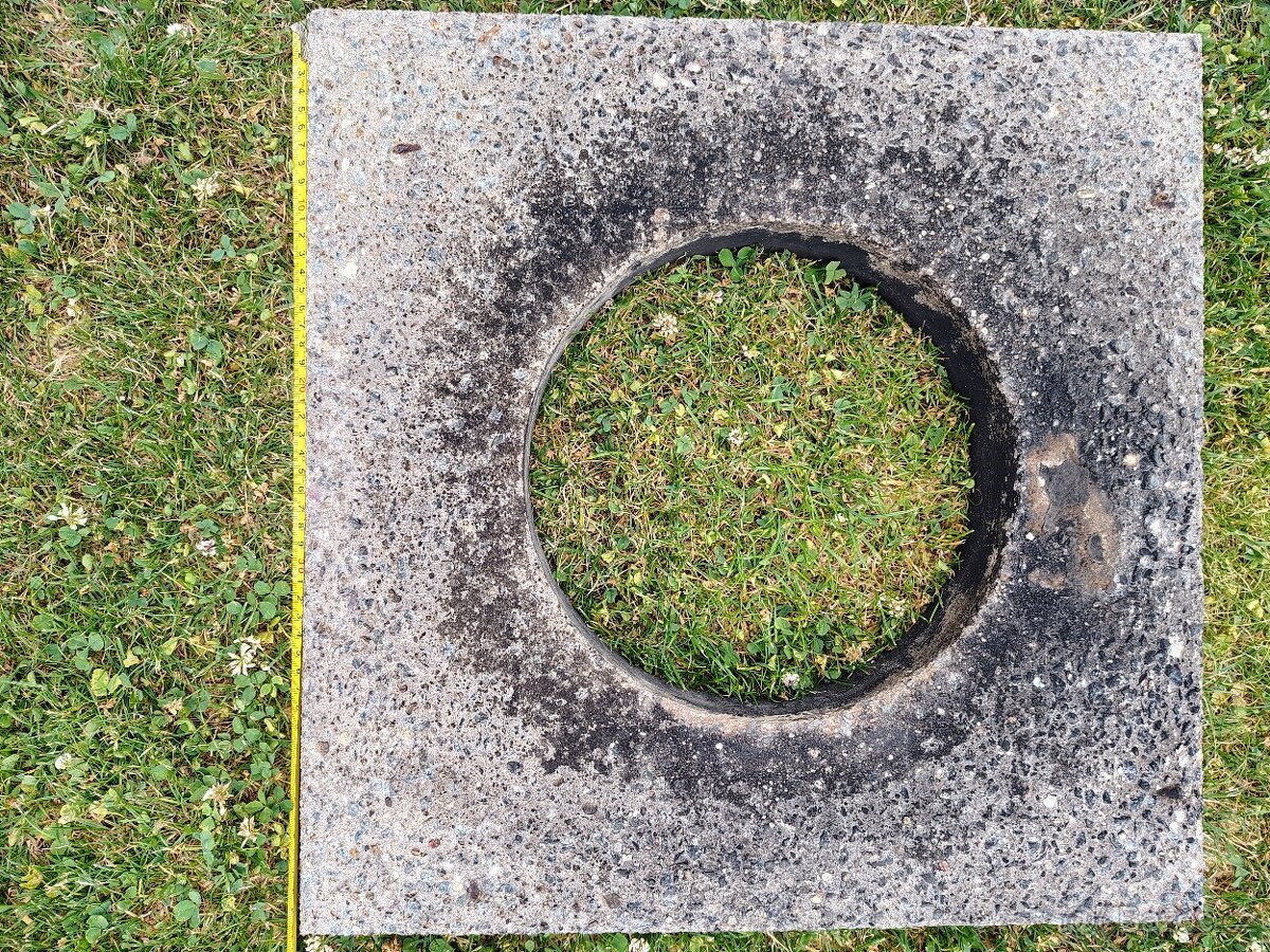 betonová krycí deska na komín