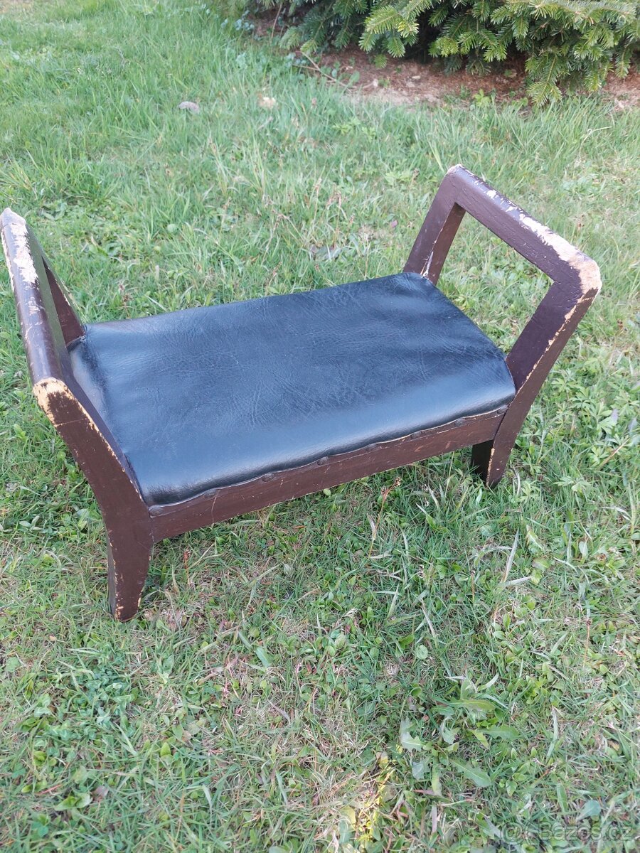 Starožitná retro dřevěná stolička