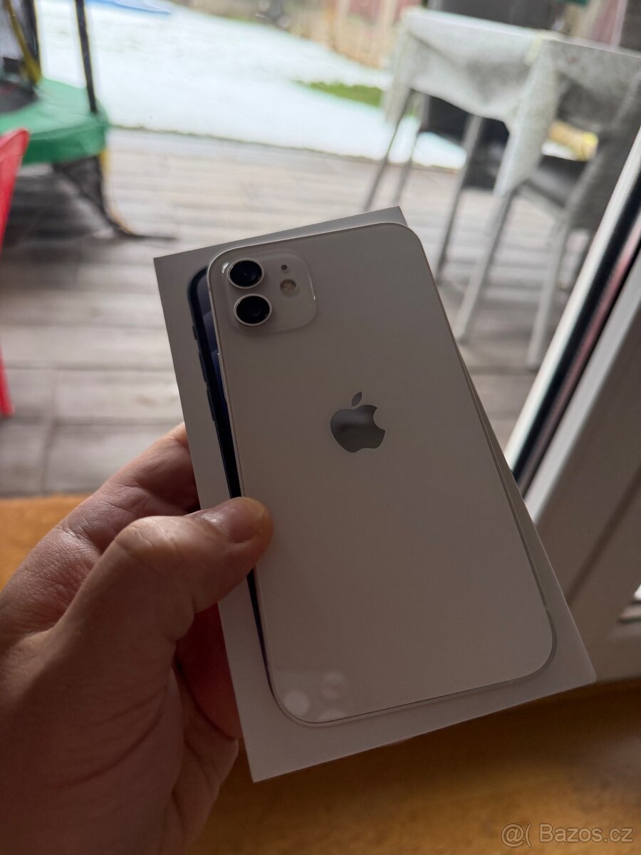 Prodám iPhone 12 White v TOP stavu.