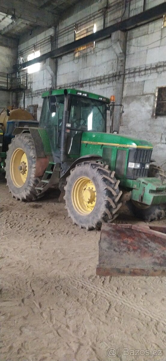 John Deere 7700