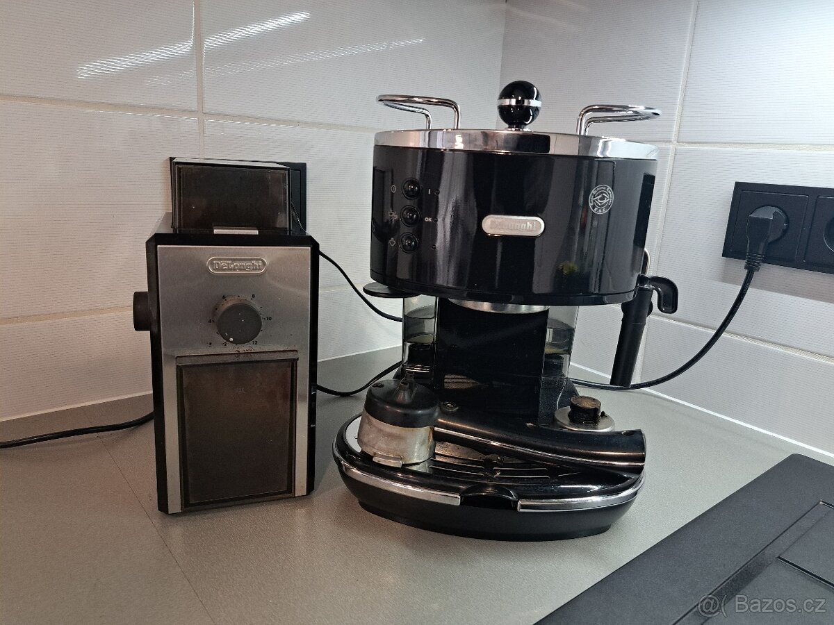 Pákový kávovar DeLonghi + mlýnek na kávu DeLongi