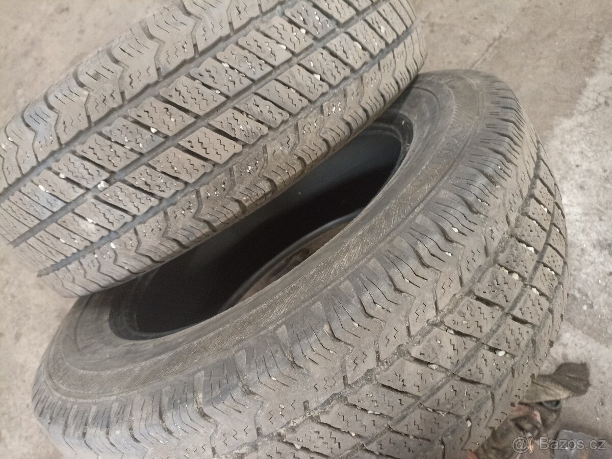 Zimní pneumatiky baru 205/65 r16 C,