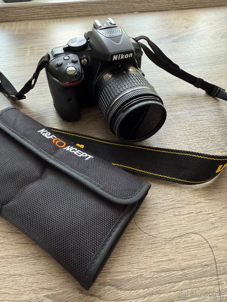 Nikon D5300 s objektivem