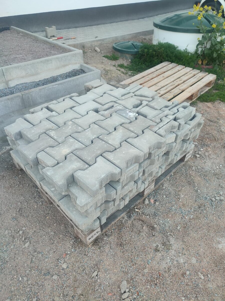 Zámková dlažba 6cm (íčko)