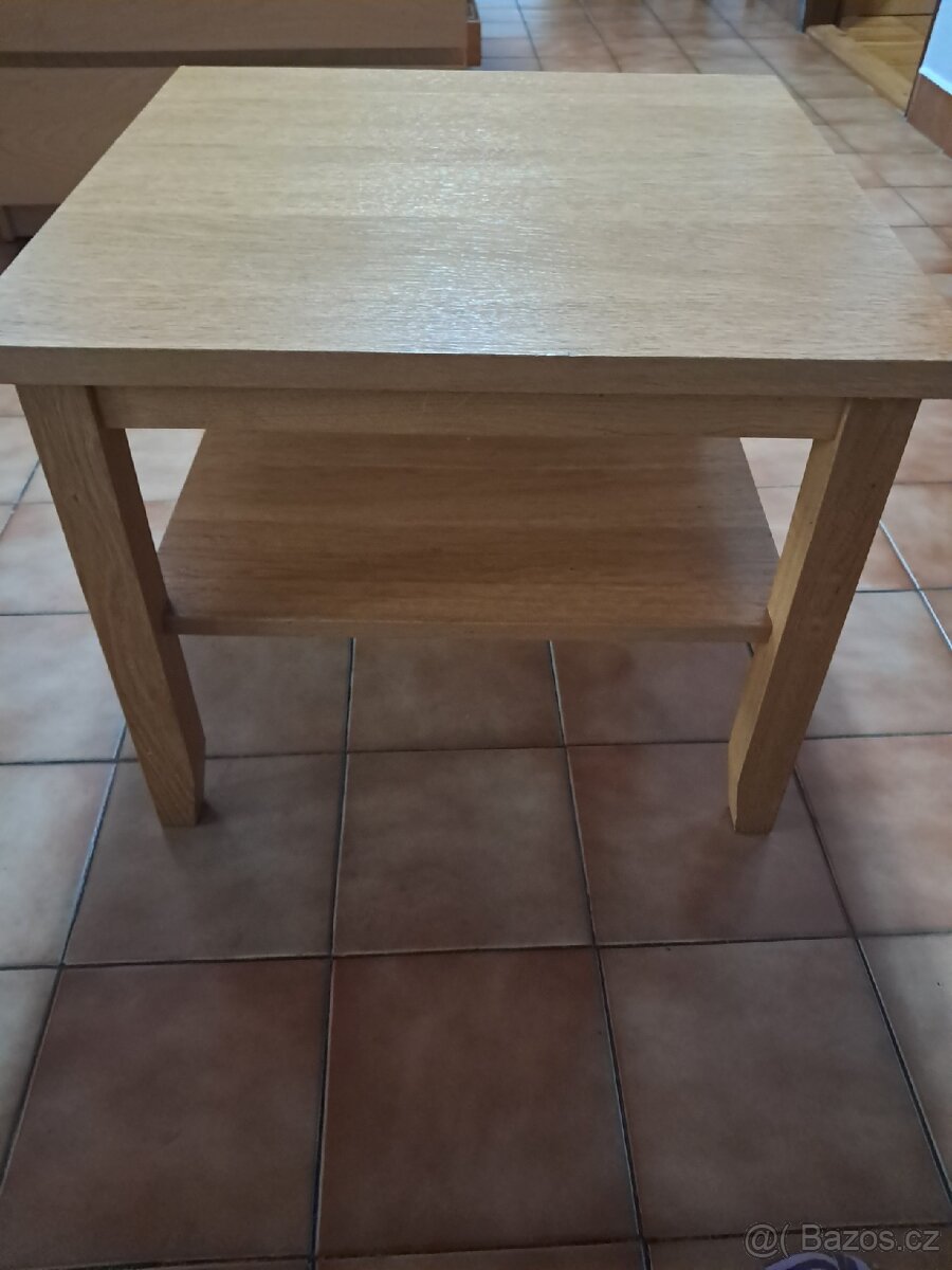 Konferenční stolek masiv