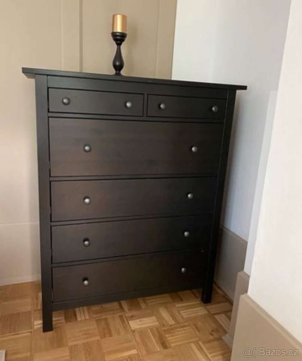 HEMNES KOMODA - TOP STAV