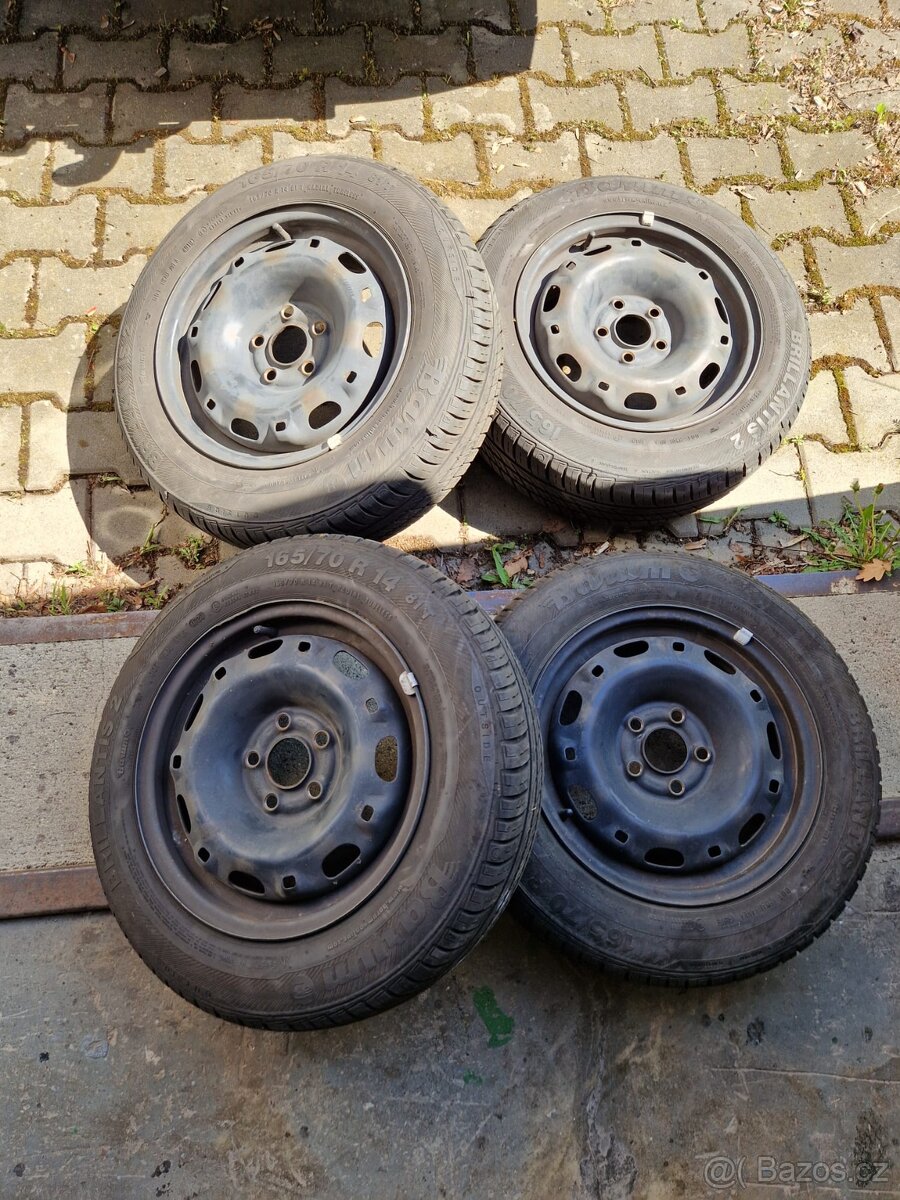 Prodám 4 disky s letními pneu značky Barum Brilantis 2