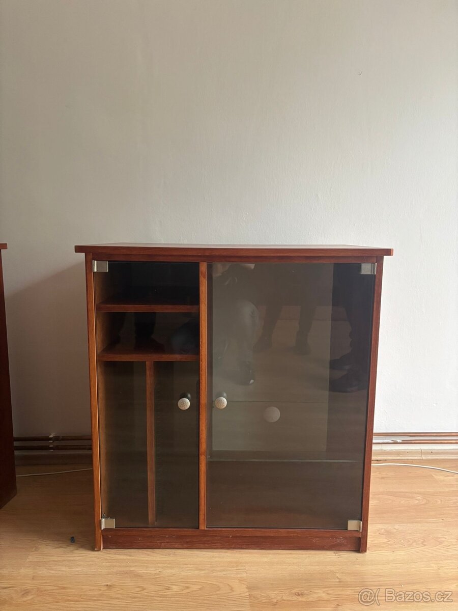 Starší nábytek ZA ODVOZ - Nymburk