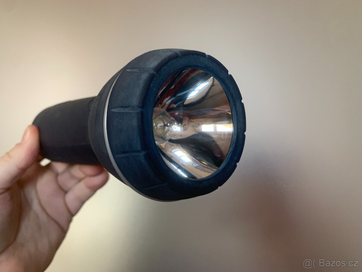 Svítící baterka, ruční svítilna Philips na monočlánky