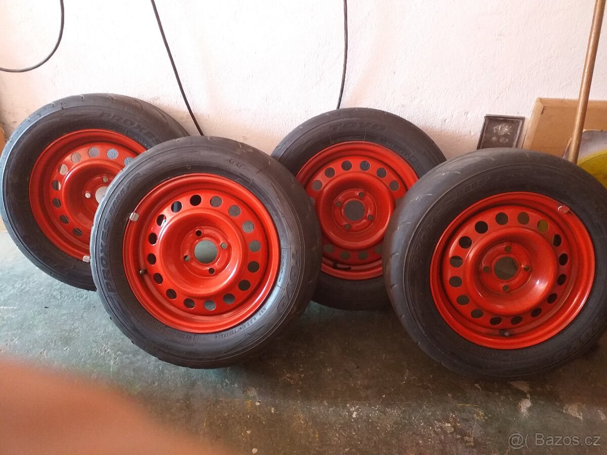 Kola 6Jx14 závodní pneu Toyo