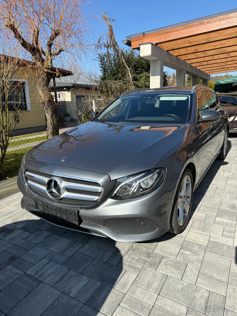 Mercedes E trieda T 400 4MATIC A/T