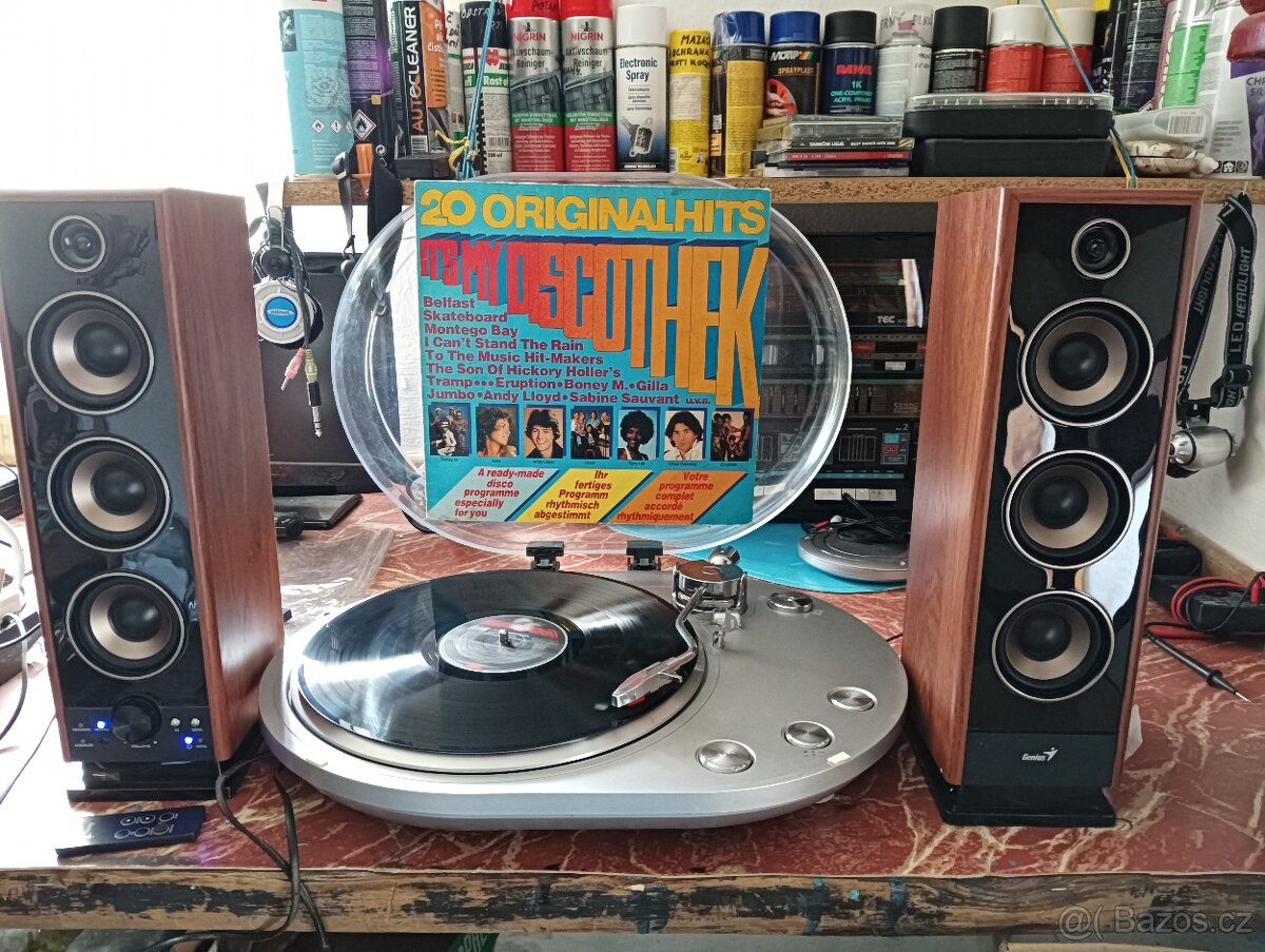Hifi reprosoustava Génius a gramofon.