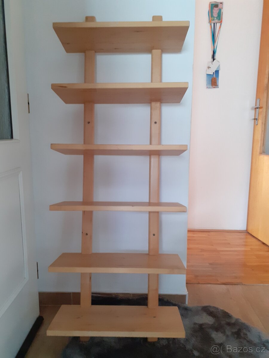 Nastenna police IKEA