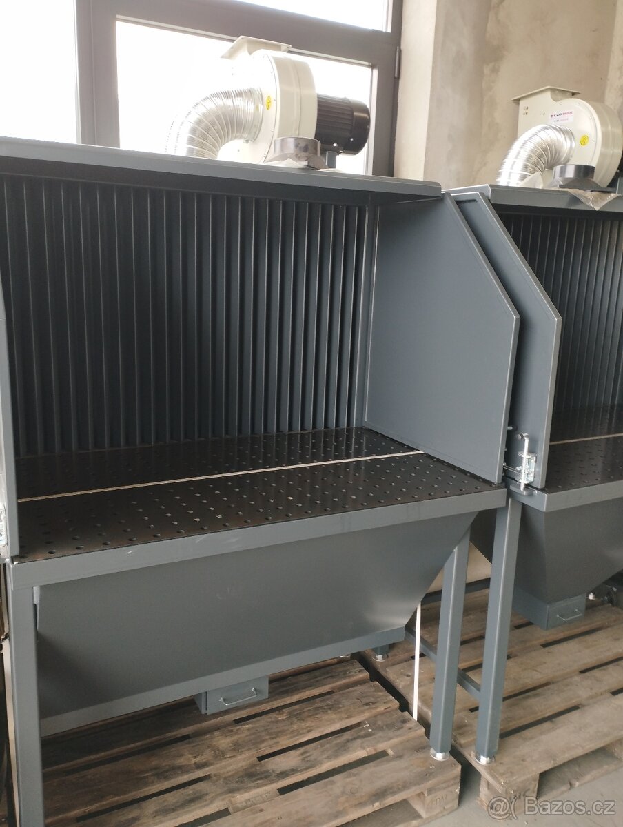 svařovací box se stolem a odsáváním po výstavě