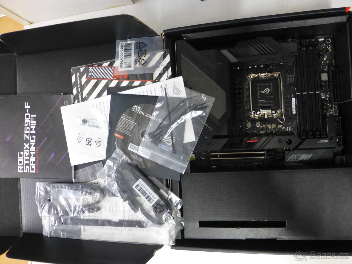 ASUS ROG STRIX Z690-F GAMING WIFI - nová