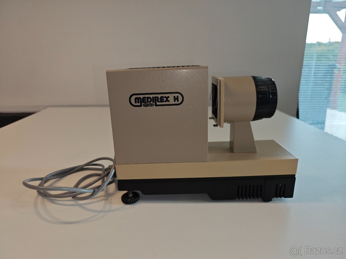 2x STARÝ DIAPROJEKTOR MEOPTA.