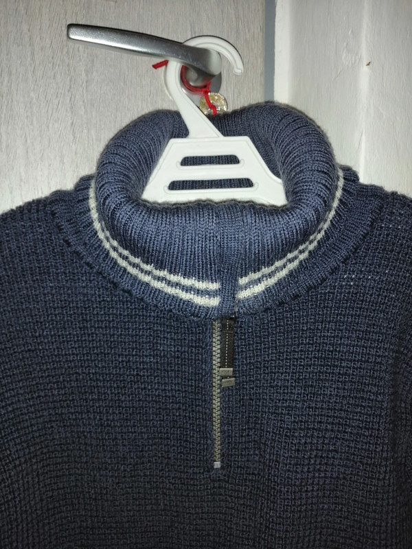 Pánský vlněný svetr řady Devold Originals. Populární izolačn