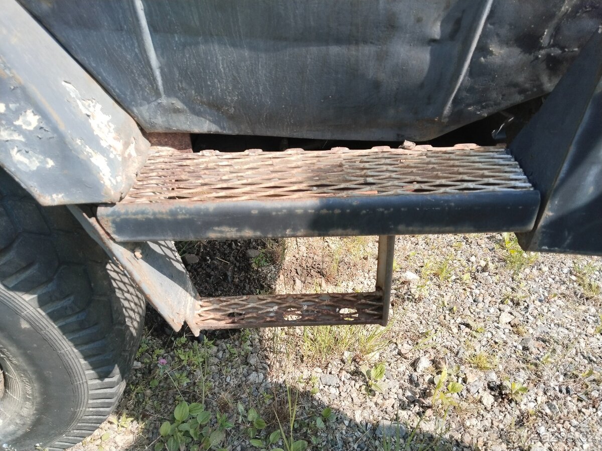 Prodám schůdky Tatra 815