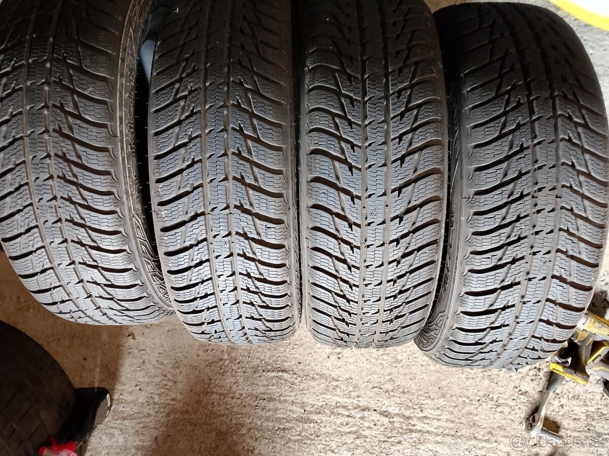 215/65/17 103h Nokian - zimní pneu 4ks