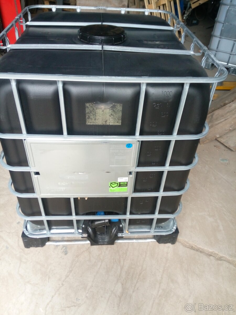 Černý ibc kontejner 1000 litrů