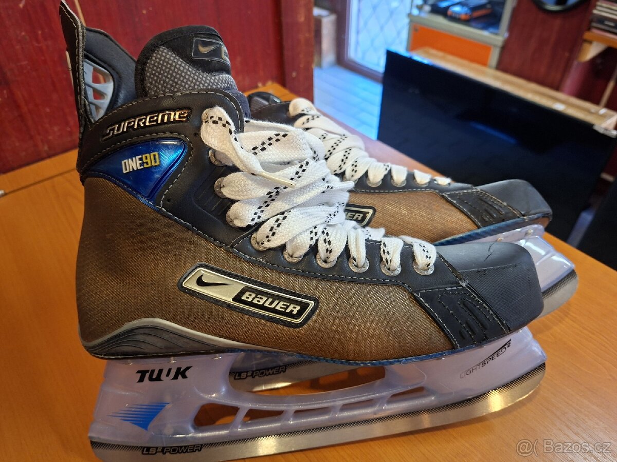 Hokejové brusle Bauer one 90