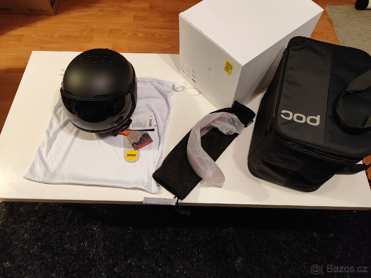 Lyžařská přilba POC Levator Mips
černá barva
POC