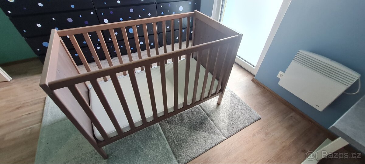 Dětská postýlka (120x60cm)