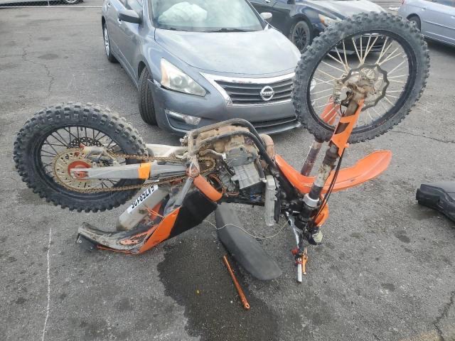 KOUPÍM NEPOJÍZDNOU EXC 450