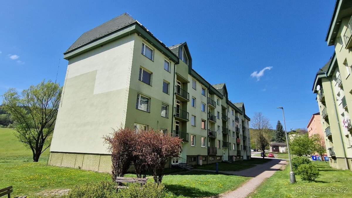 Pronájem podkrovního bytu 2+1, Radvanice u Trutnova