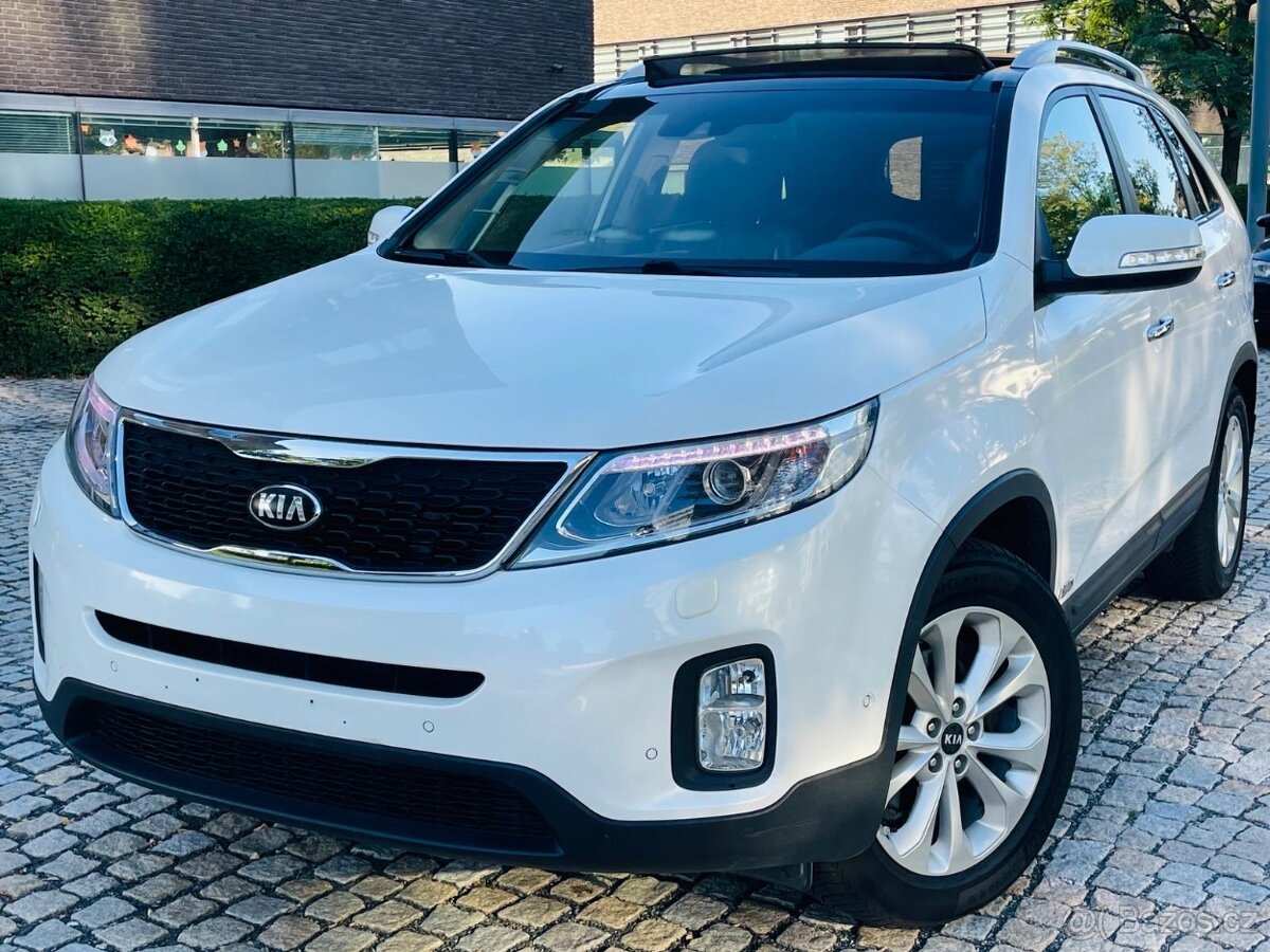 Kia Sorento 2.2CRDi 145KW 4x4 AUTOMAT VÝHŘEV KAMERA TAŽNÉ