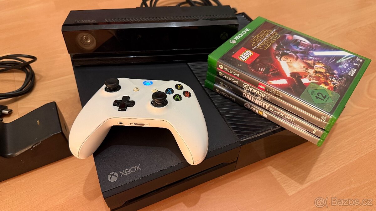 Herní set Xbox One s Kinectem a příslušenstvím