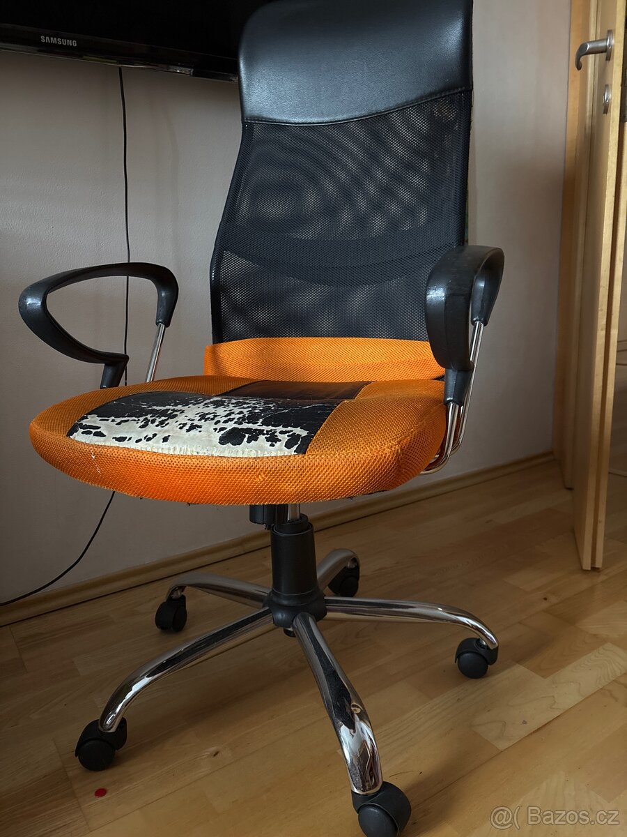 Kancelářské křeslo