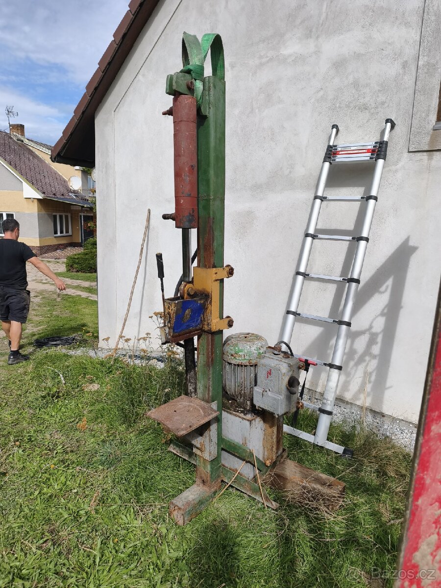 Štípačka na dřevo