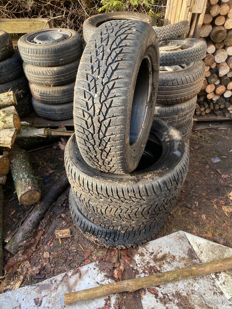 Zimní pneu nokian 215/65R16