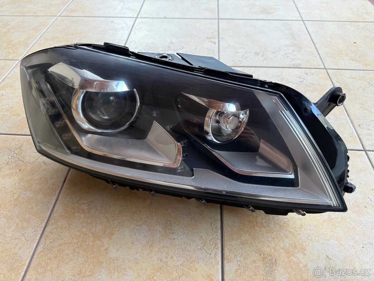 Volkswagen Passat B7 pravý xenon