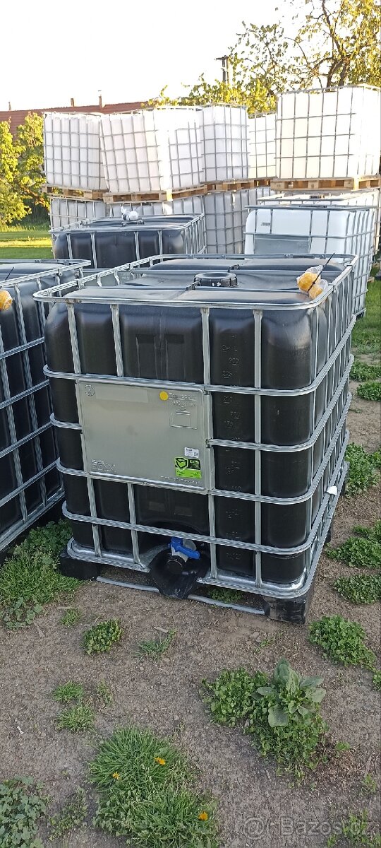 Černá IBC nádrž - čistá - 1000 litrů