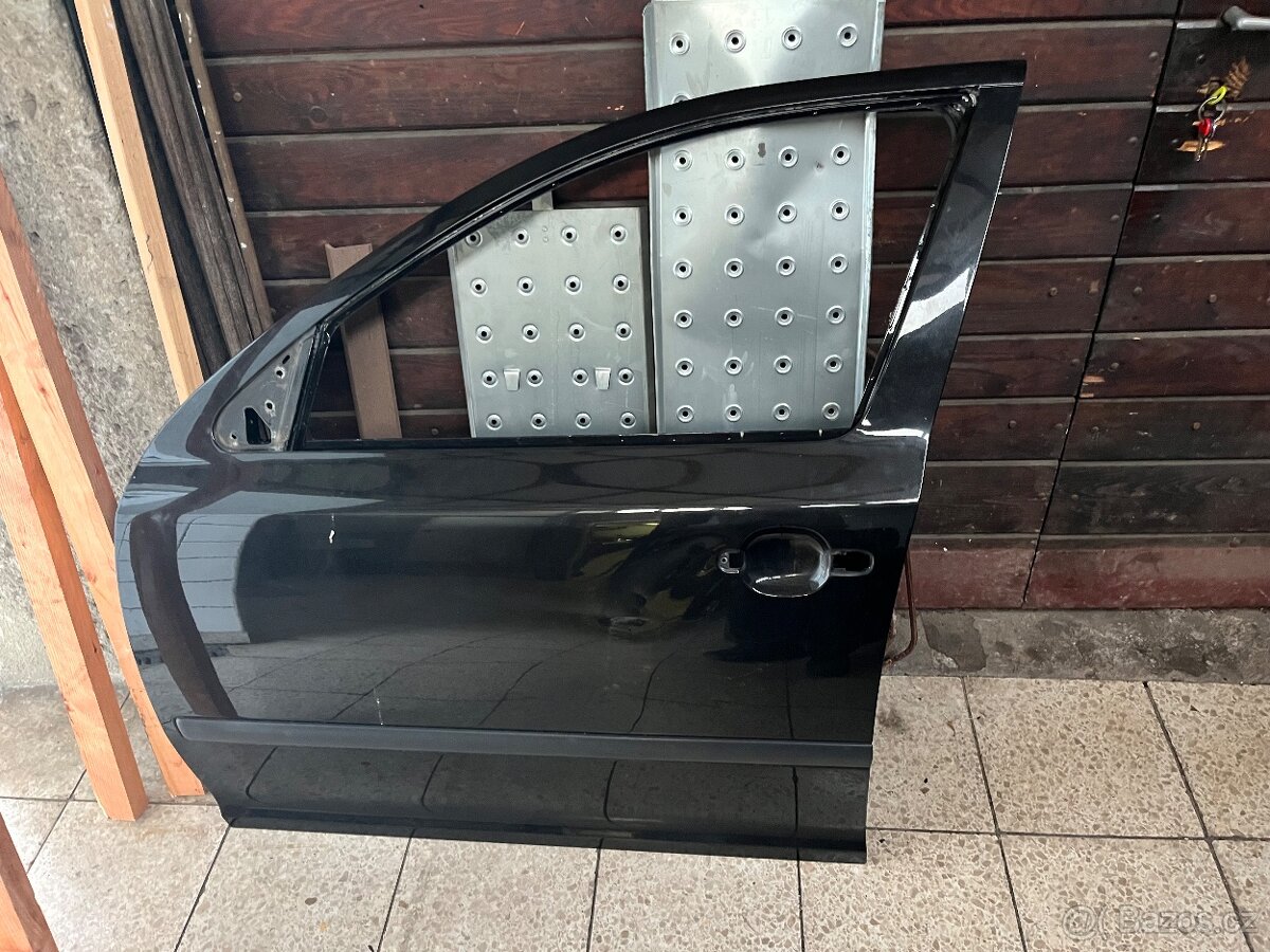 Přední levé dveře Škoda Octavia ll