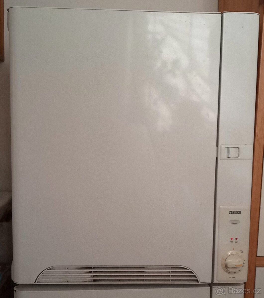 Kondenzační sušička TC180 prádla Zanussi