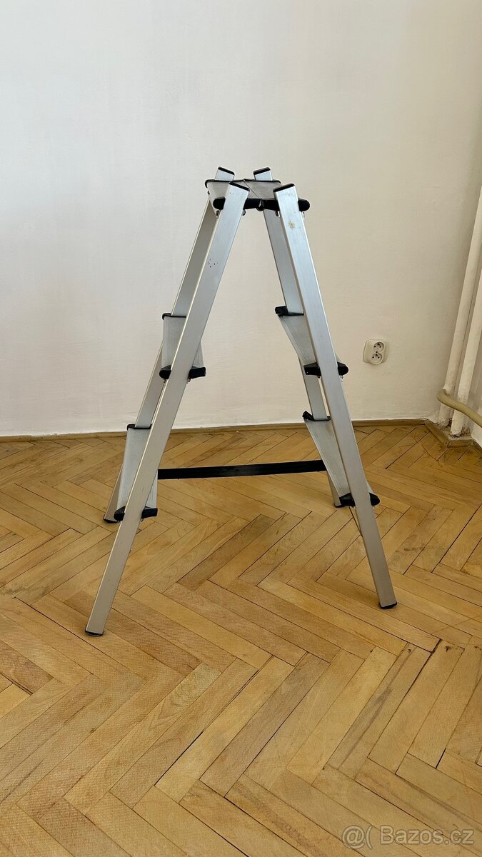 Lehké hliníkové (ALU) skládací štafle - 3 úrovně