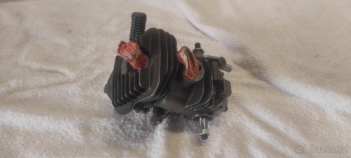 Oleo-Mac GS 370 - motor